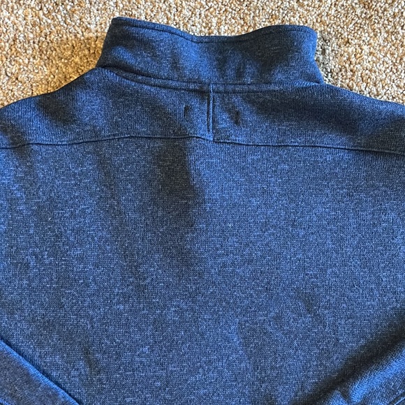 Excellent preowned condition. Made by Banana Republic in a size large. - Picture 8 of 8